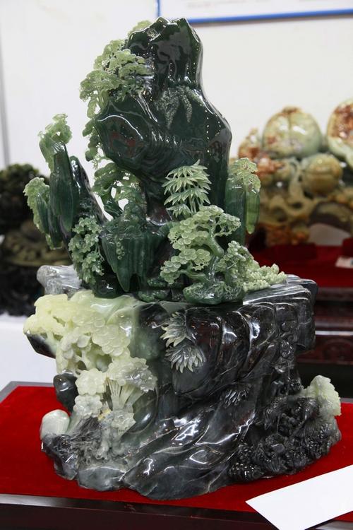 青岛工艺美术博览会石雕艺术展.图片1